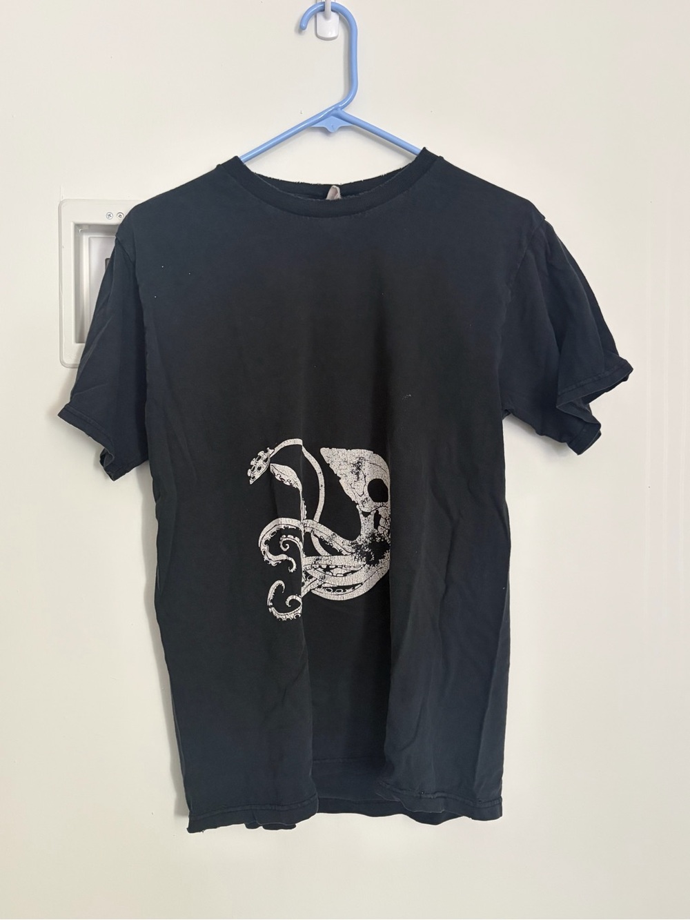 Distressed Black Graphic Octopus Crewneck T-Shirt